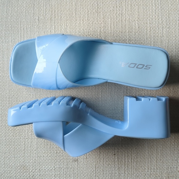 Soda Shoes - NWT Chunky Blue Heels